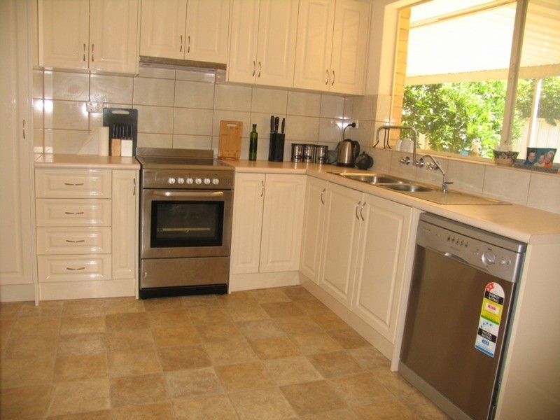 12 Clifford Way, Valley View SA 5093