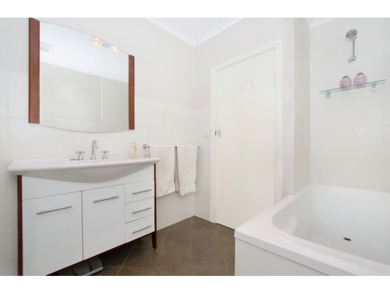 3 Snowy Drive, Valley View SA 5093
