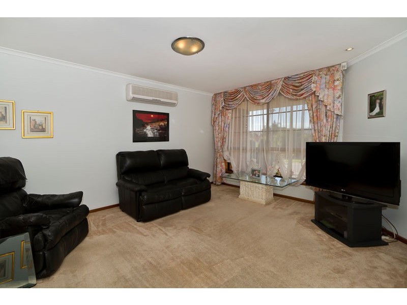 19 Castle Hill Place, Golden Grove SA 5125