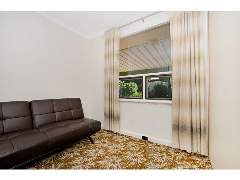 24 Knightsbridge Avenue, Valley View SA 5093