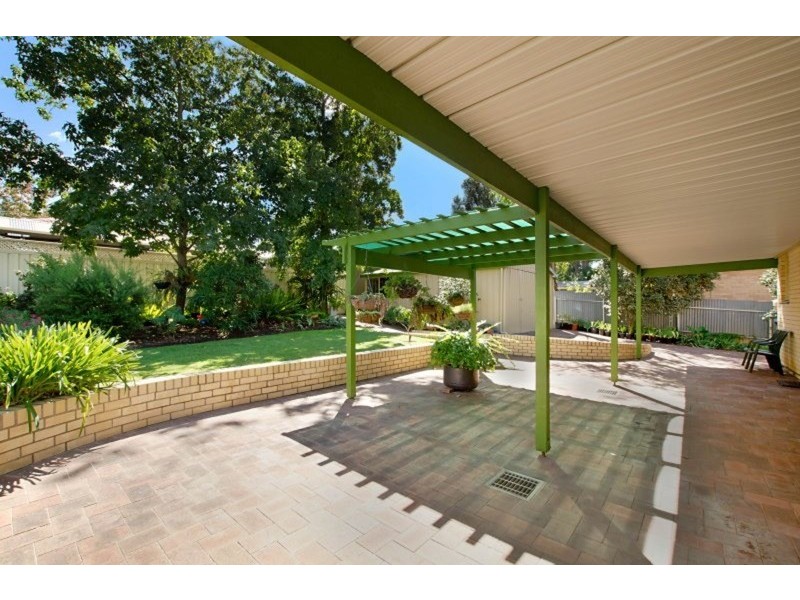 24 Knightsbridge Avenue, Valley View SA 5093