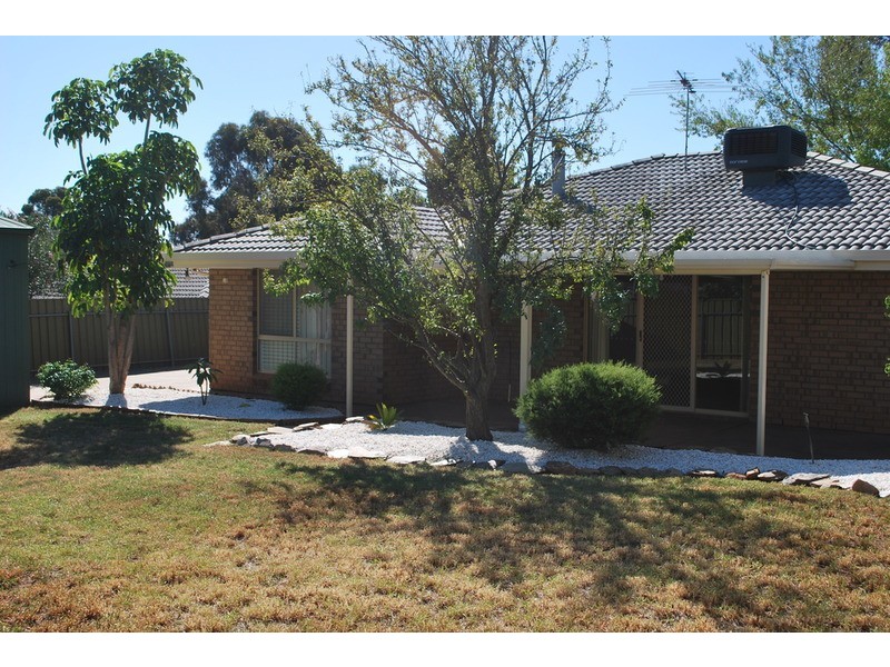 25 Hedgerow Drive, Gulfview Heights SA 5096