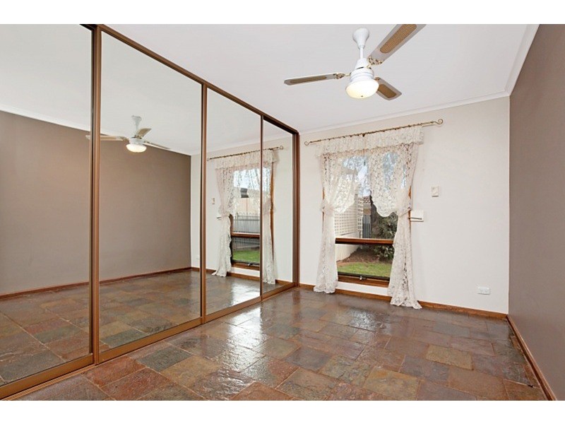 21 DeSassenay Crescent, Modbury Heights SA 5092