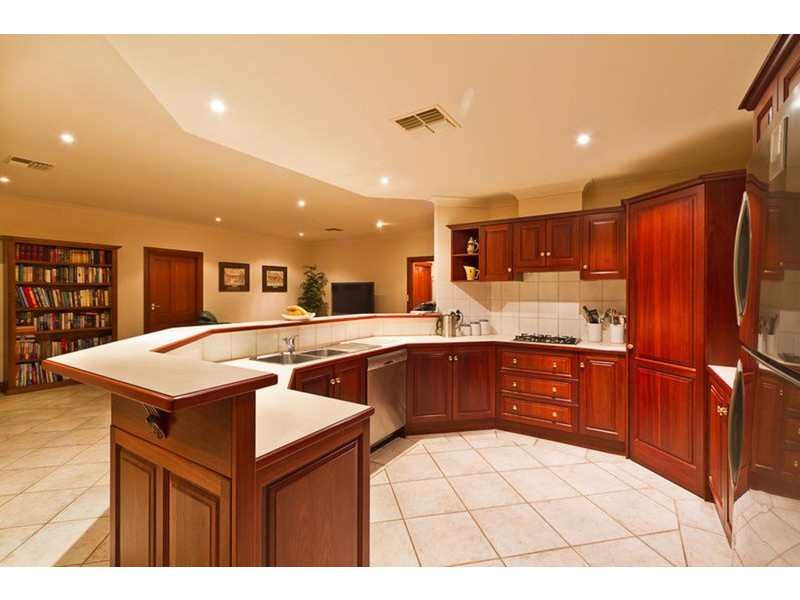 6 Trenoweth Close, Greenwith SA 5125