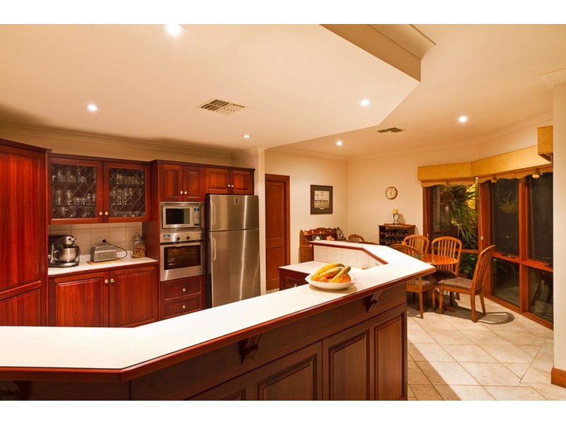 6 Trenoweth Close, Greenwith SA 5125