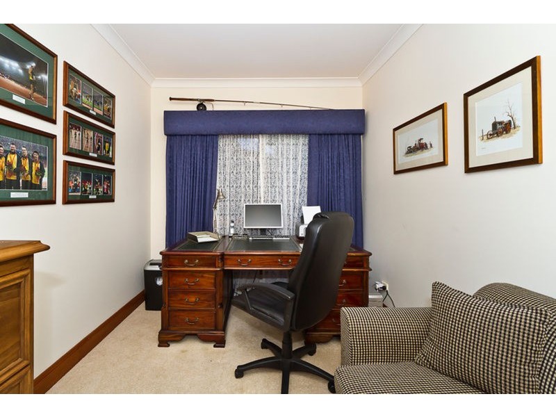 6 Trenoweth Close, Greenwith SA 5125