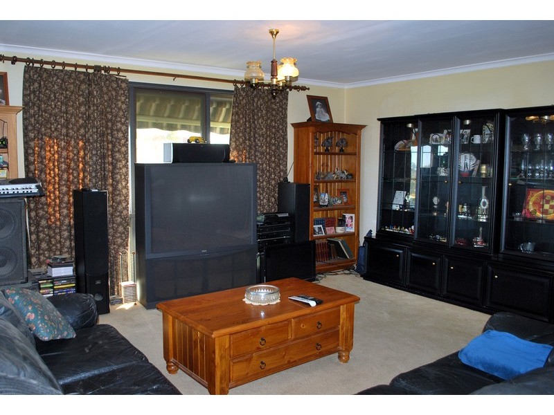 11 Thames Street, Para Hills SA 5096