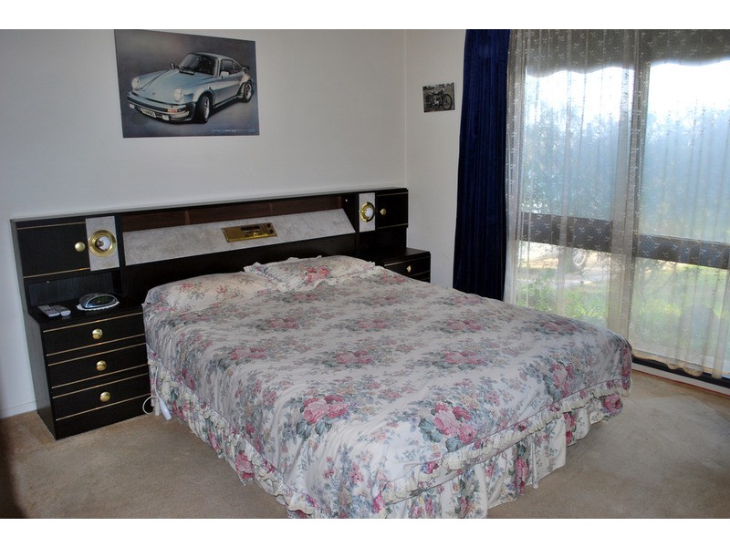 11 Thames Street, Para Hills SA 5096