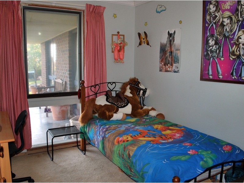 11 Thames Street, Para Hills SA 5096