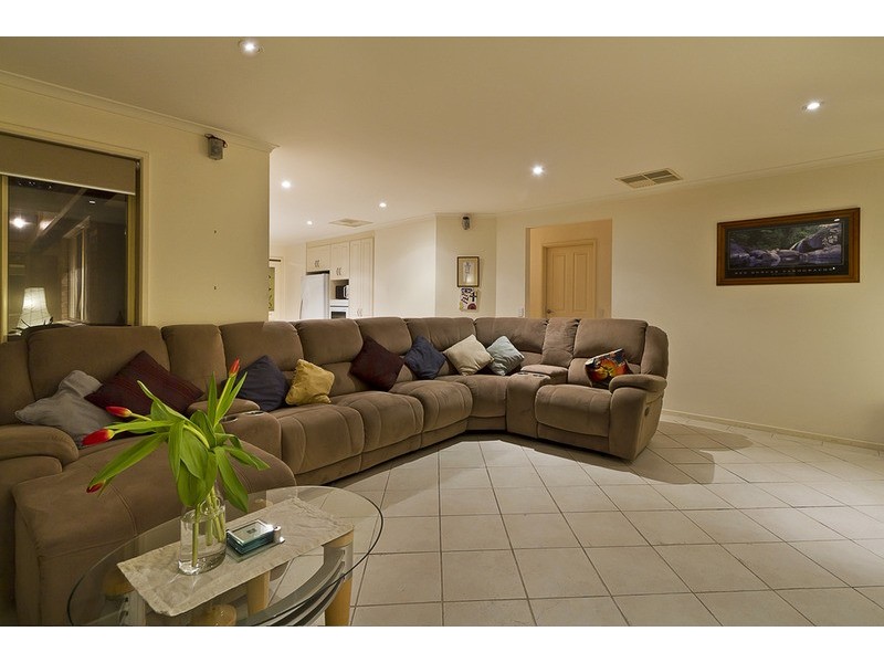 2 Holyoake Court, Hillbank SA 5112