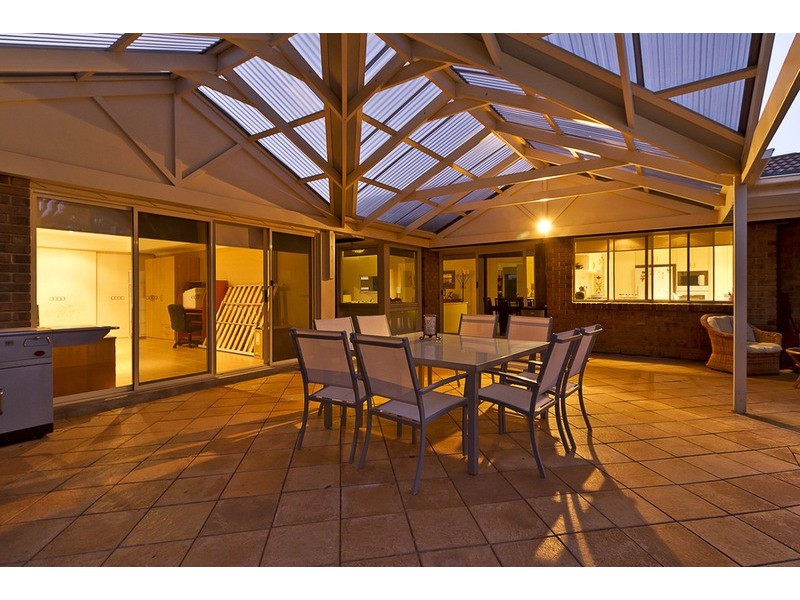 2 Holyoake Court, Hillbank SA 5112