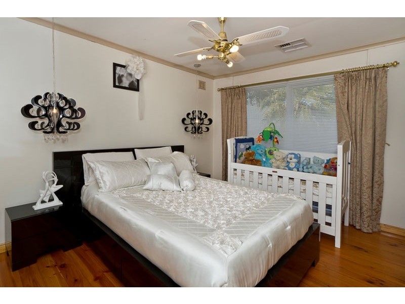 26 Wynn Vale Drive, Gulfview Heights SA 5096