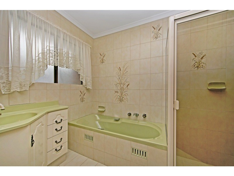 27 Carole  Crescent, Modbury SA 5092