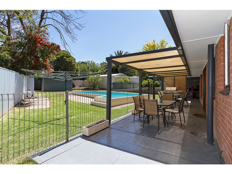 6 Oxford Crescent, Modbury SA 5092