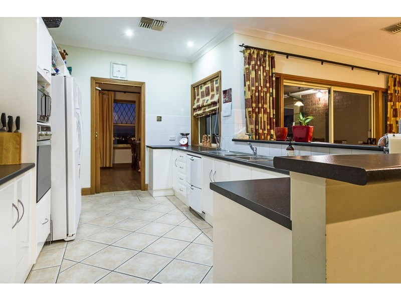 22 Parkside Drive, Gulfview Heights SA 5096