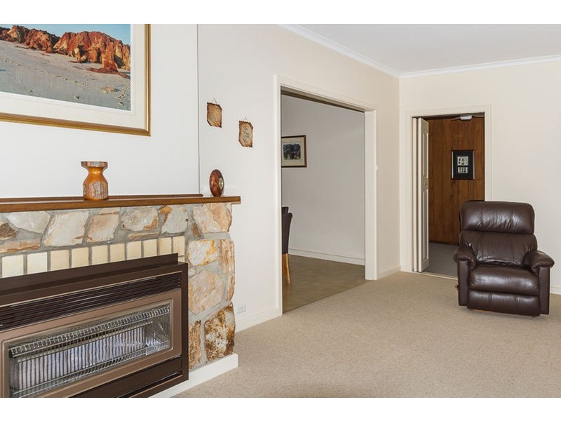 9 Snowy  Drive, Valley View SA 5093