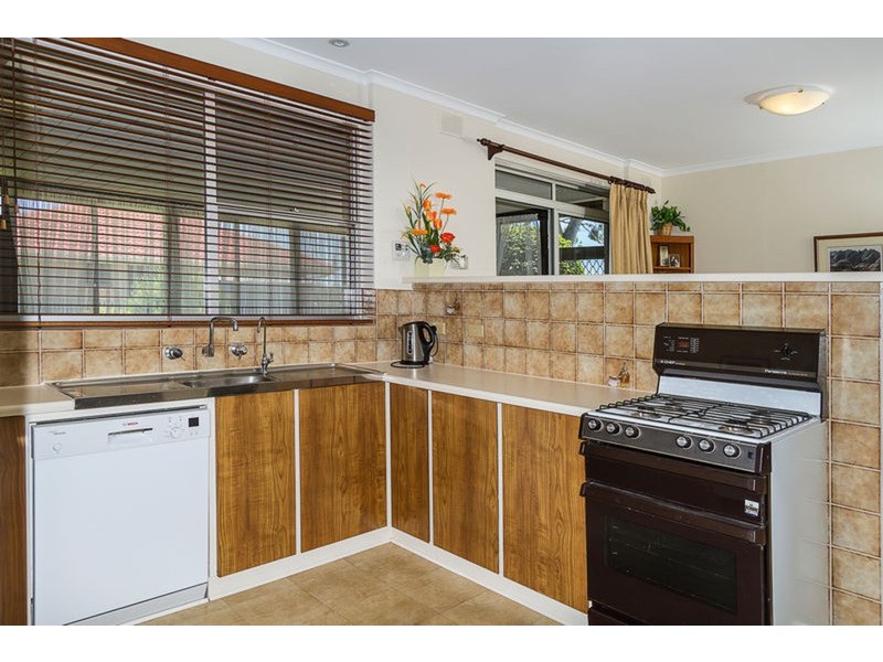 9 Snowy  Drive, Valley View SA 5093