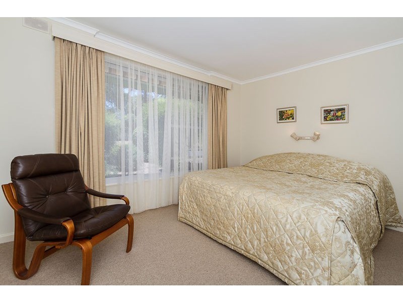 9 Snowy  Drive, Valley View SA 5093