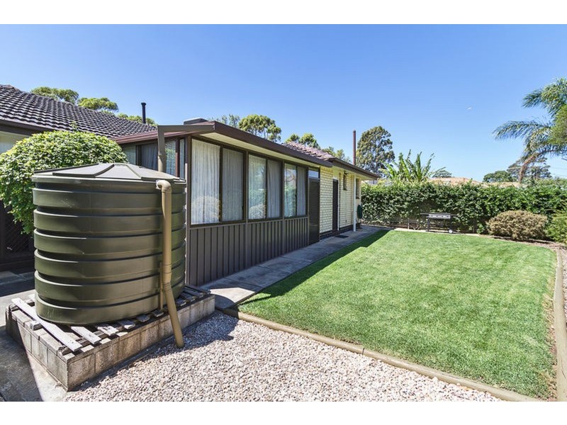 9 Snowy  Drive, Valley View SA 5093