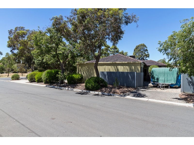 9 Snowy  Drive, Valley View SA 5093