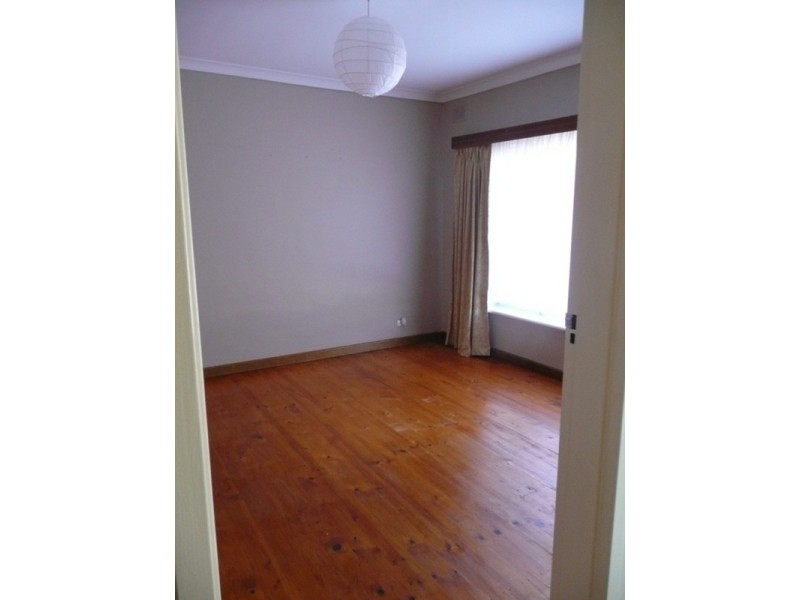 79 Eyre Crescent, Valley View SA 5093