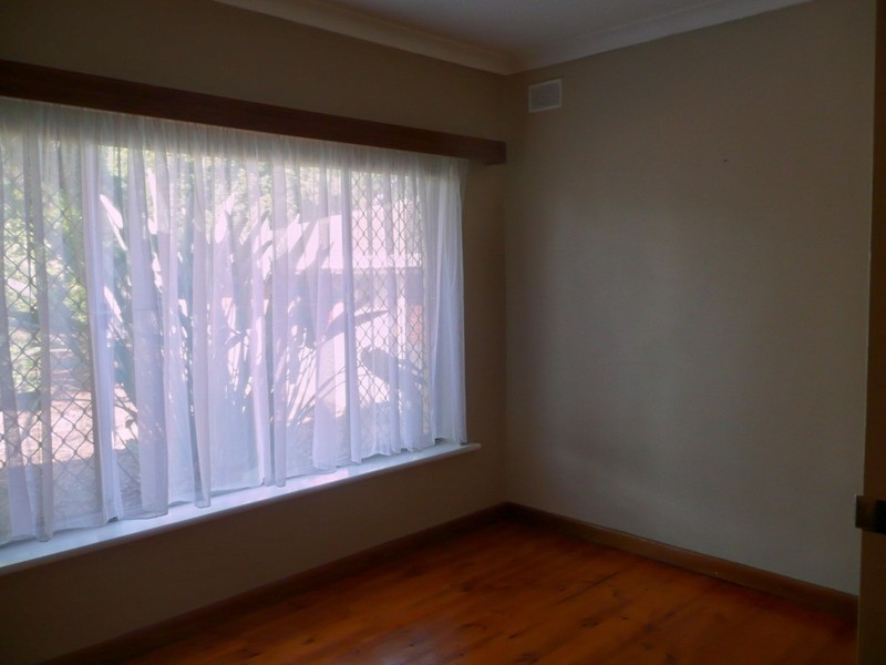 79 Eyre Crescent, Valley View SA 5093