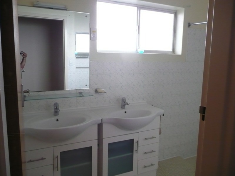 79 Eyre Crescent, Valley View SA 5093