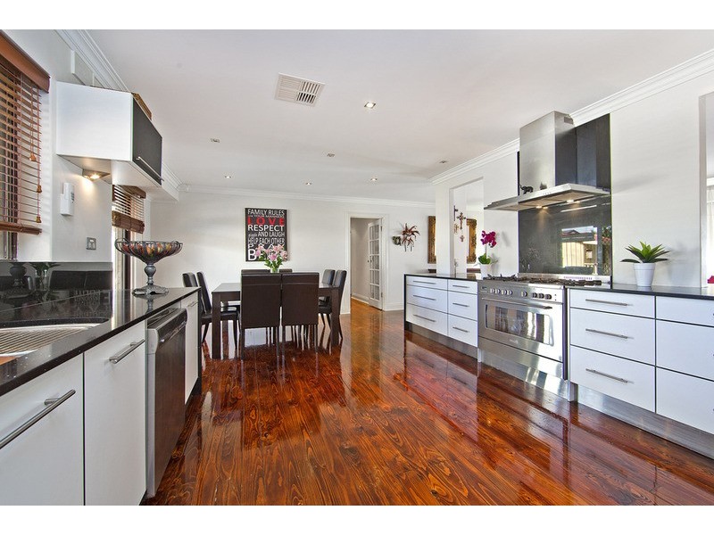 6 Castle Street, Modbury SA 5092