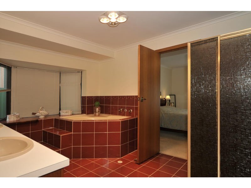 14 Robertson Crescent, Redwood Park SA 5097