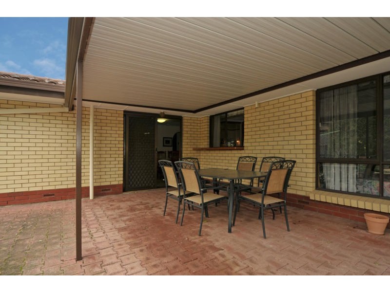 14 Robertson Crescent, Redwood Park SA 5097