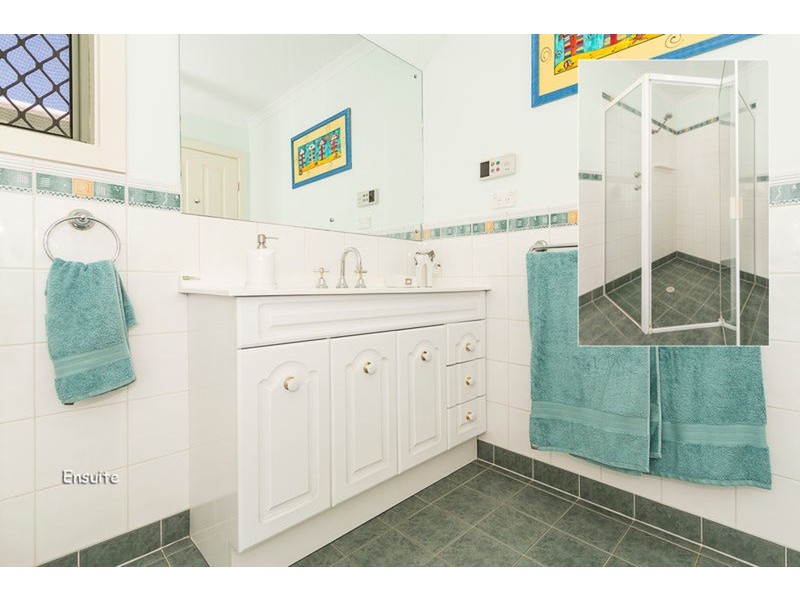 16 Roebling Street, Modbury Heights SA 5092