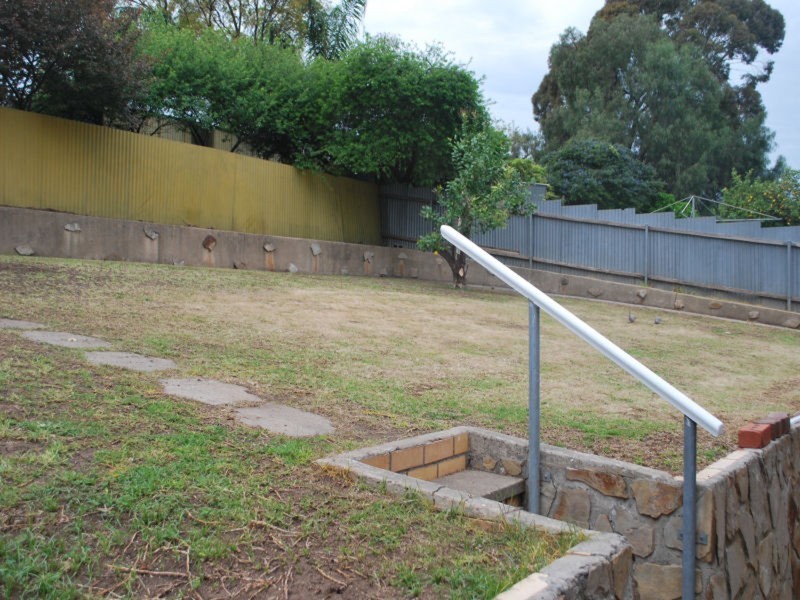 26 Down Drive, Valley View SA 5093