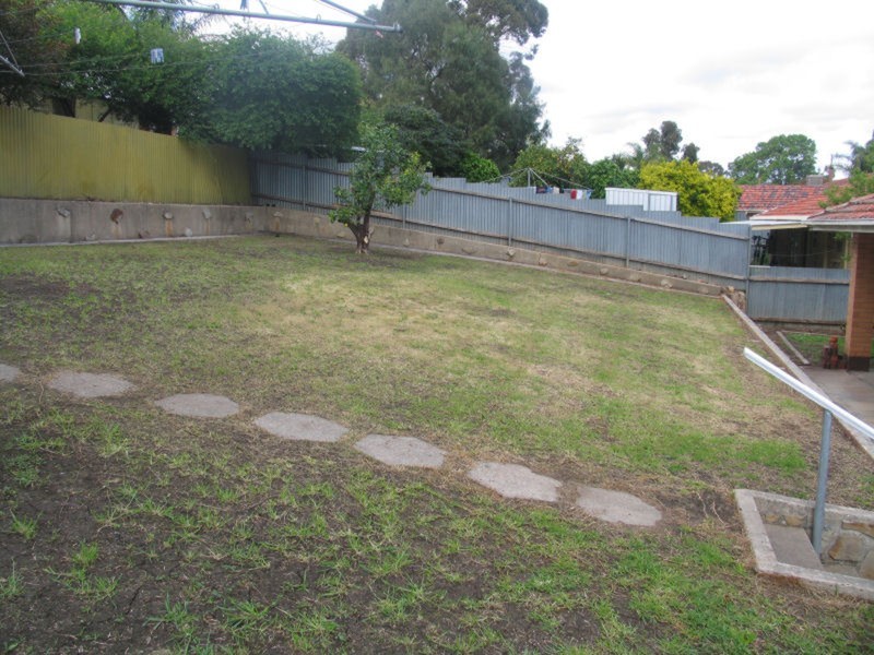 26 Down Drive, Valley View SA 5093