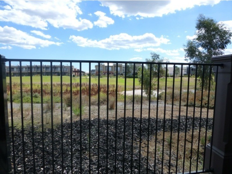 2/2 Euston Walk, Mawson Lakes SA 5095