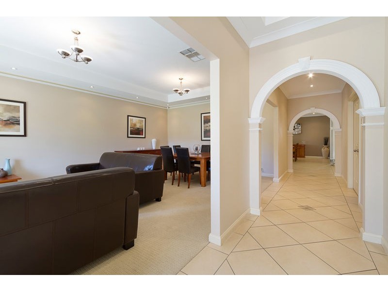 8 Gransden Parade, Greenwith SA 5125