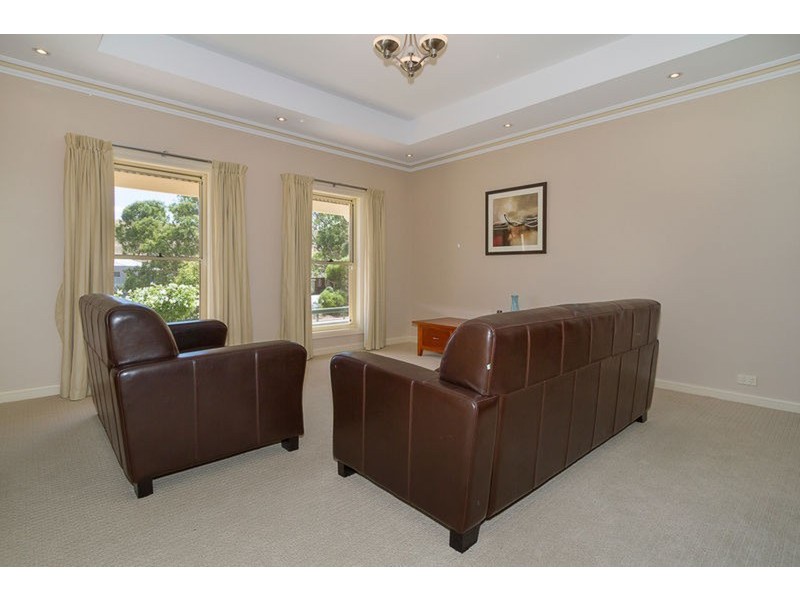 8 Gransden Parade, Greenwith SA 5125