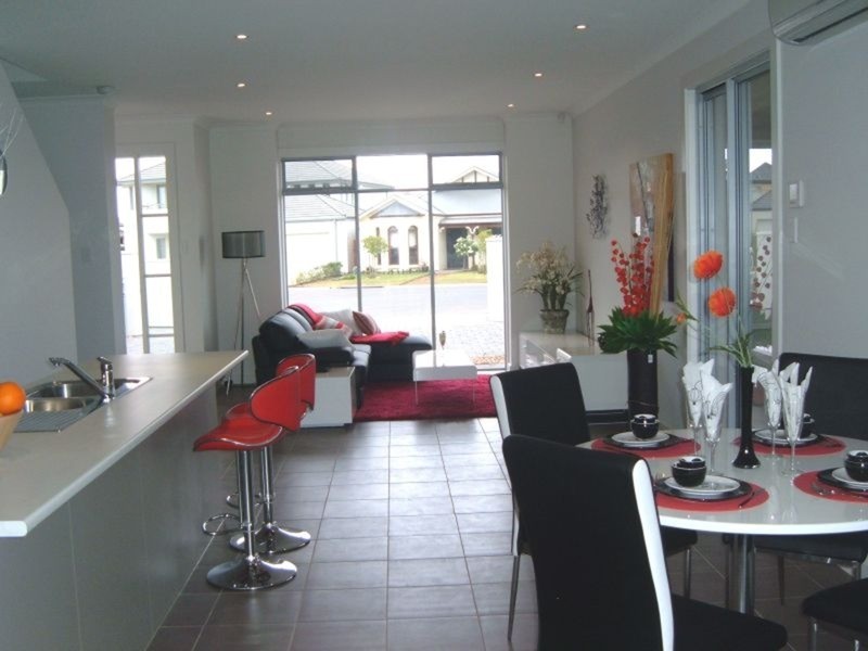 Unit 5/19-27 St Kitts Place, Mawson Lakes SA 5095