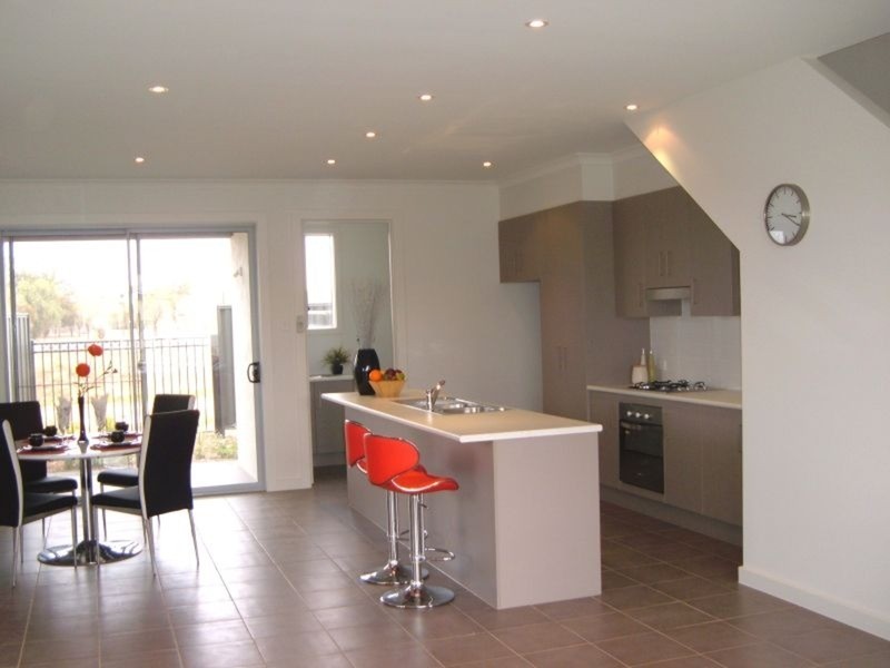 Unit 5/19-27 St Kitts Place, Mawson Lakes SA 5095