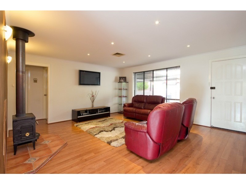 22 Gondola Grove, Para Hills SA 5096
