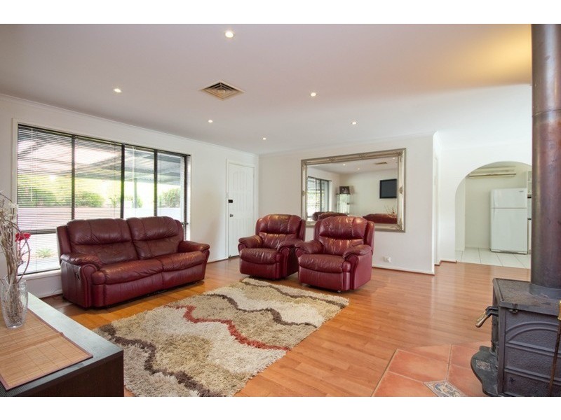 22 Gondola Grove, Para Hills SA 5096