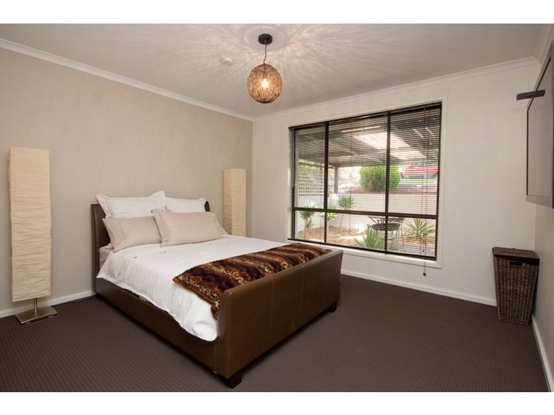 22 Gondola Grove, Para Hills SA 5096
