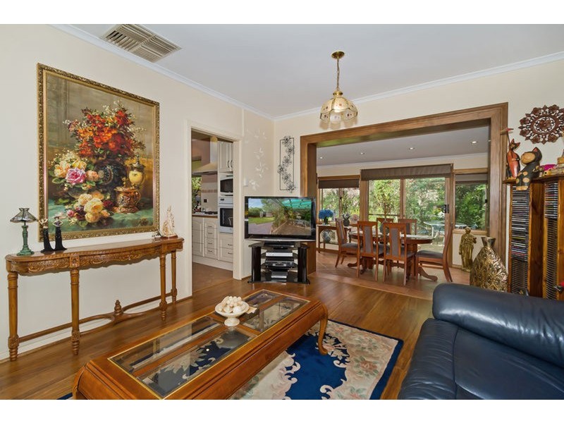 11 Rowe Street, Para Hills SA 5096