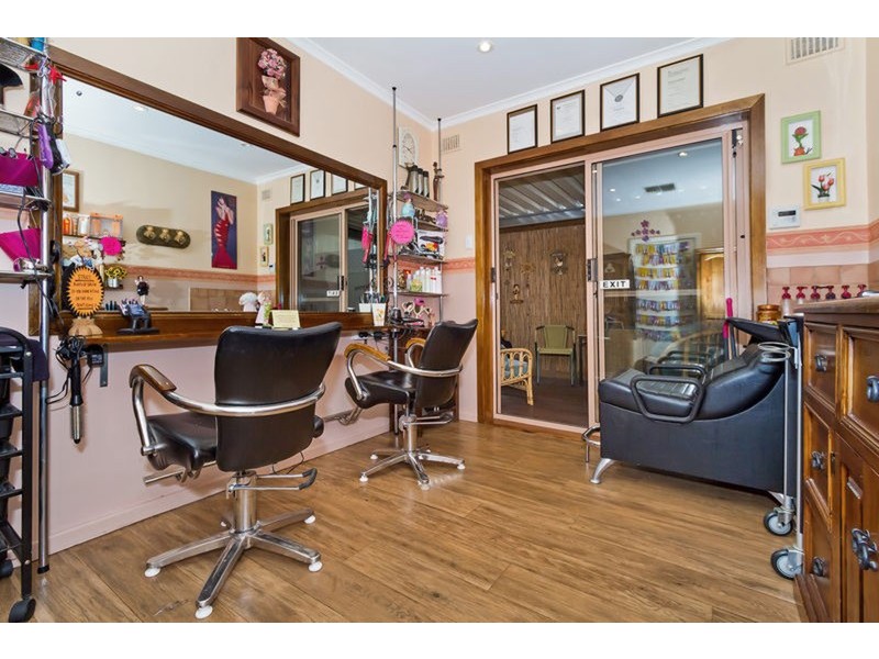 11 Rowe Street, Para Hills SA 5096