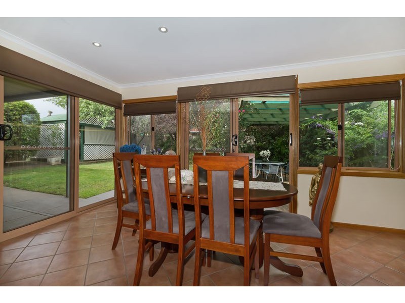 11 Rowe Street, Para Hills SA 5096