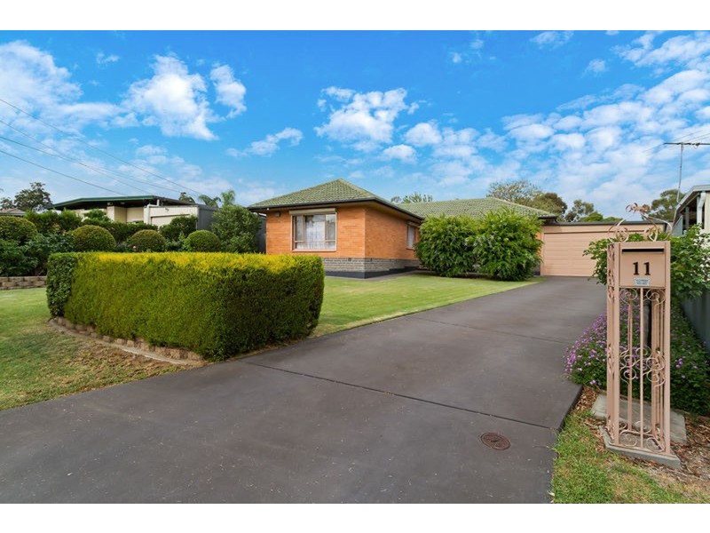 11 Rowe Street, Para Hills SA 5096