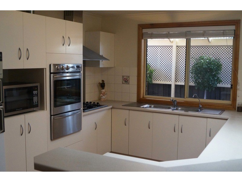 2 Oakvale Place, Wynn Vale SA 5127