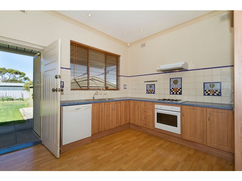 21 Windsor Avenue, Clearview SA 5085