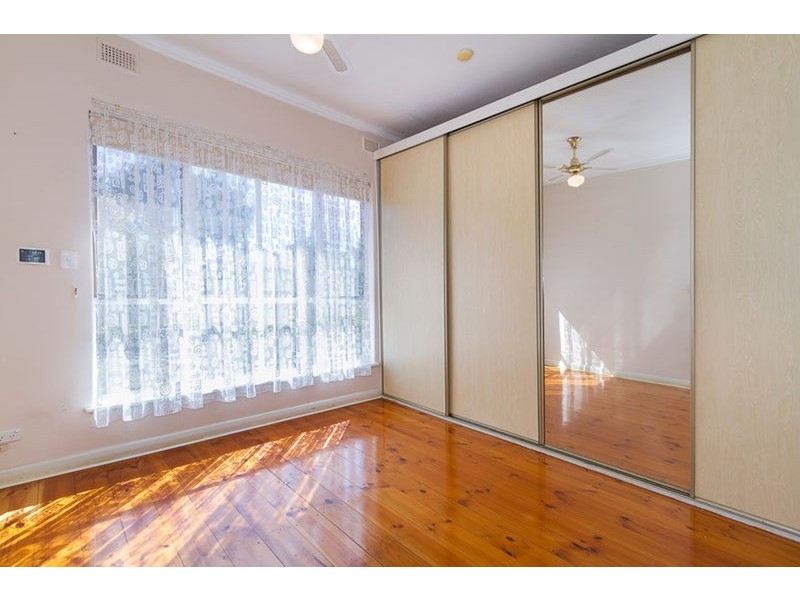 21 Windsor Avenue, Clearview SA 5085