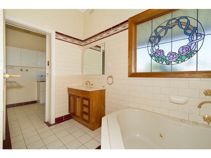 21 Windsor Avenue, Clearview SA 5085