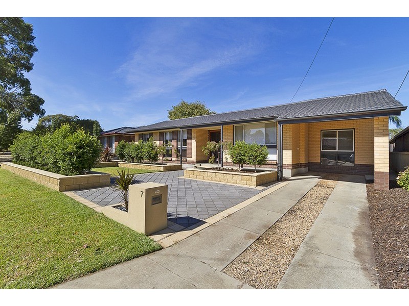 7 Bungana Avenue, Para Vista SA 5093